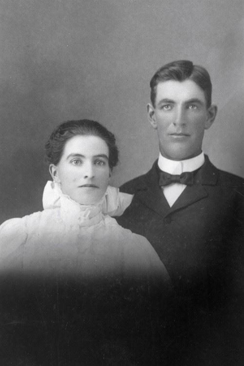 wedding picture Frances Estella Humphrey and Alfred Ellenwood Borthwick Jan 25 1897